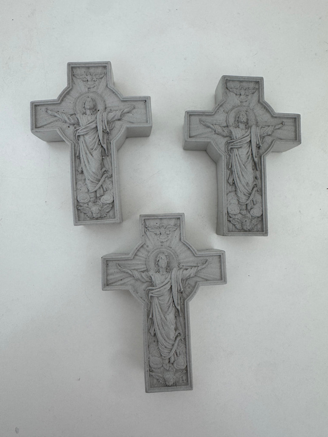 Cruz Cristo Concreto  - paquete de 12 piezas