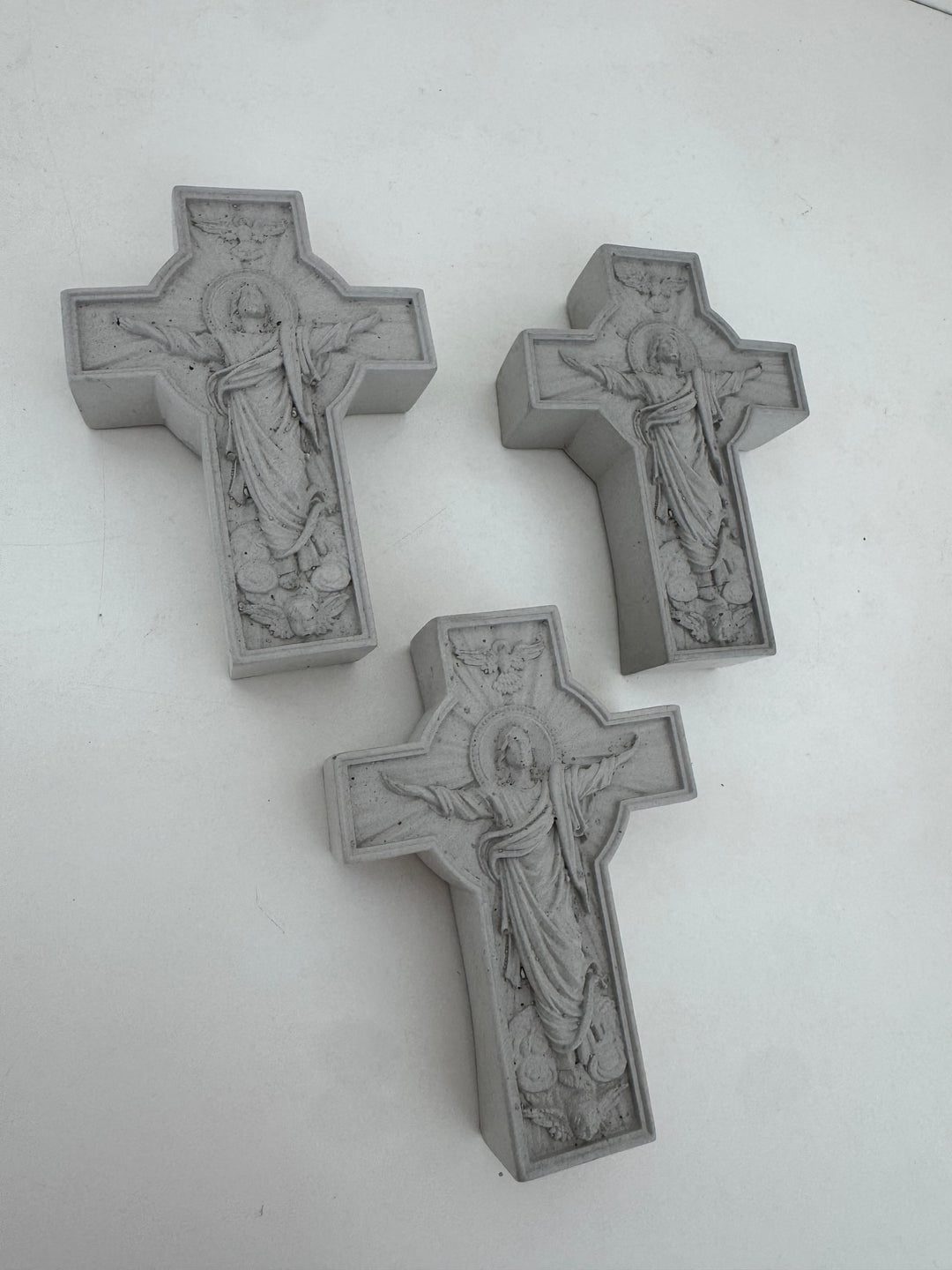 Cruz Cristo Concreto  - paquete de 12 piezas