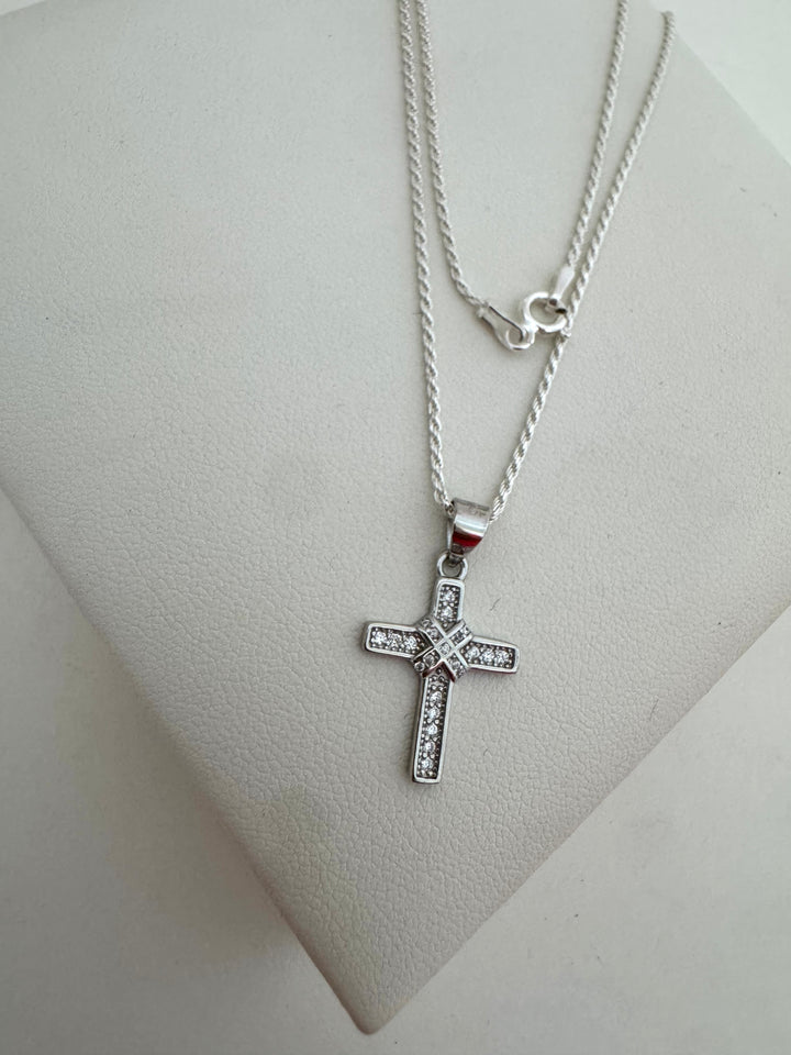 Cadena con Cruz de plata .925